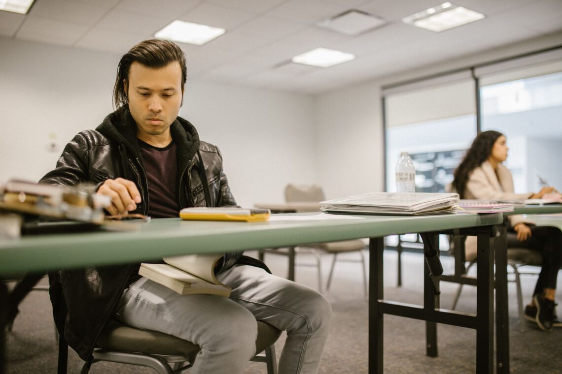How Early Should I Register for the GRE: When to Book, Study, and Plan for Retakes